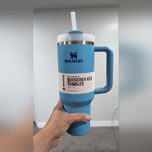 Stanley 40oz H2O Flowstate Quencher tumbler | POOL